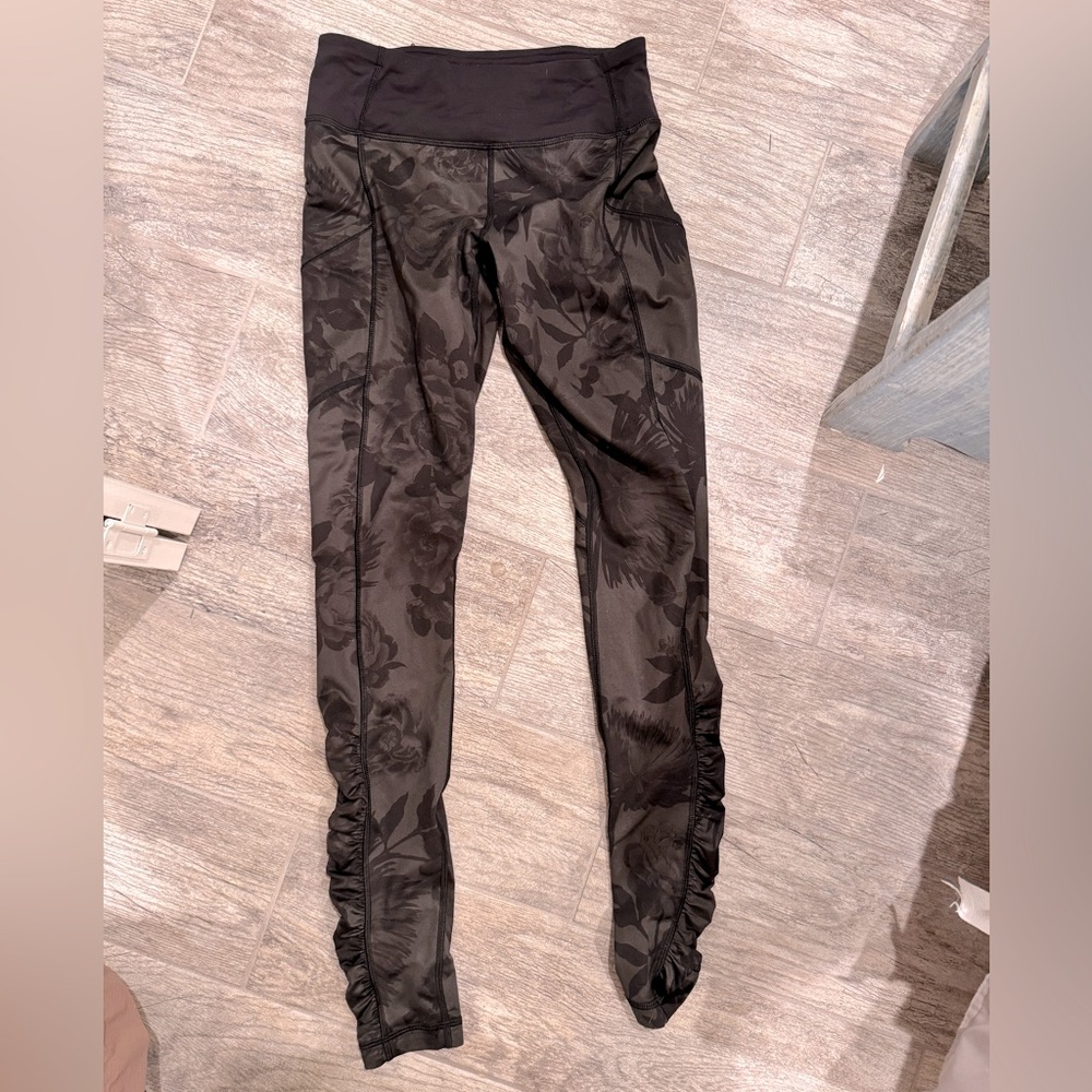 Lululemon size 4 full length leggings